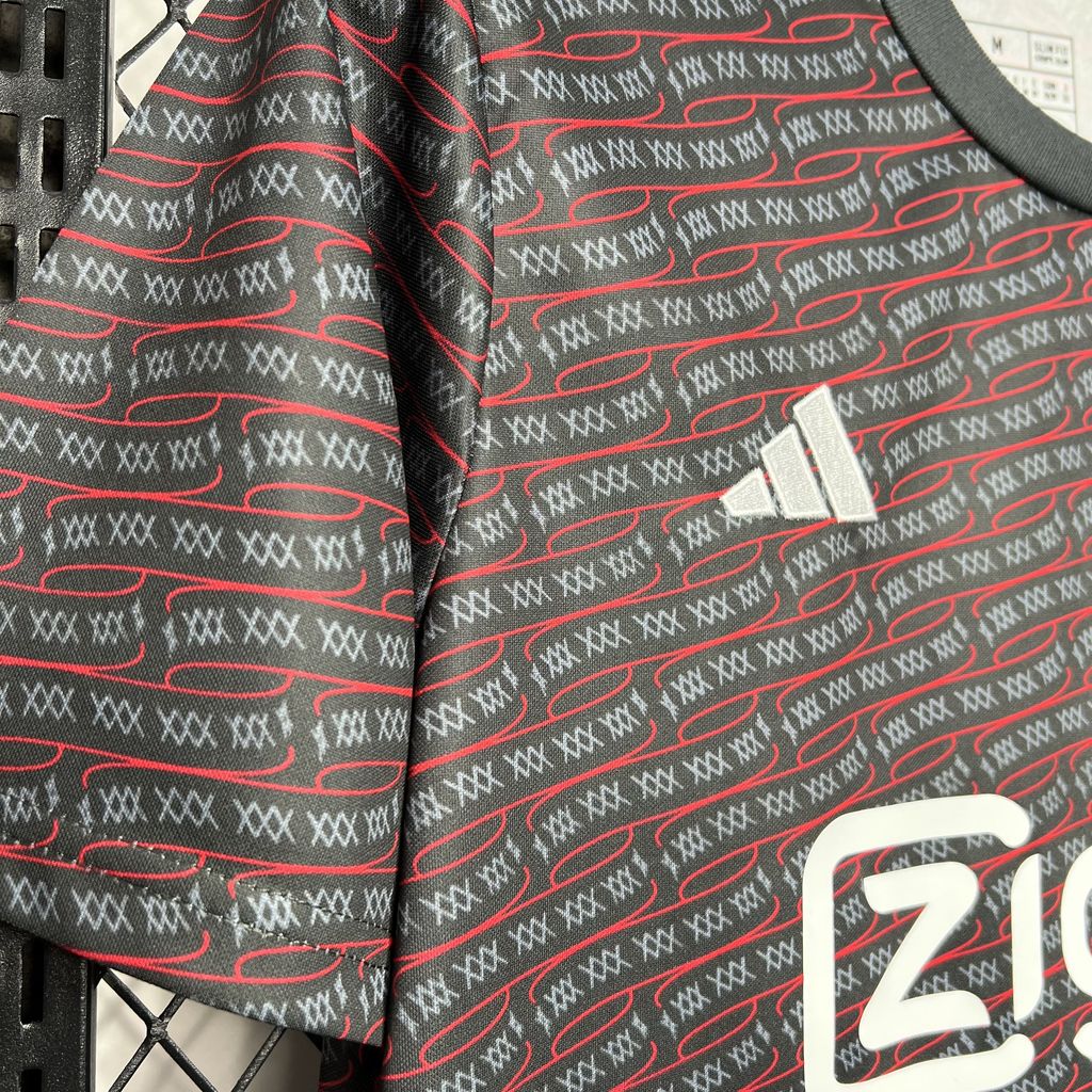 Ajax – Aufwärmtrikot 2024–2025 für Erwachsene