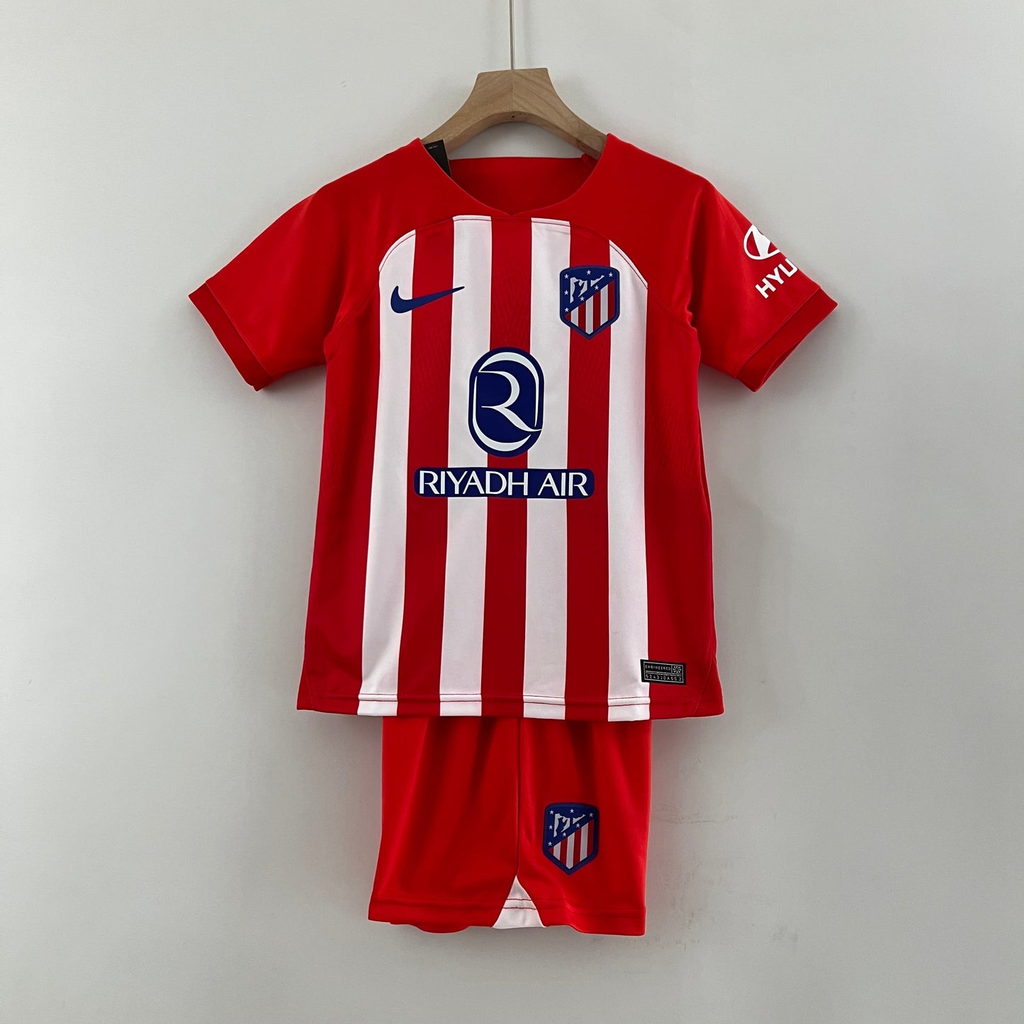 T-shirt et short Enfant Atletico de Madrid Domicile 23/24