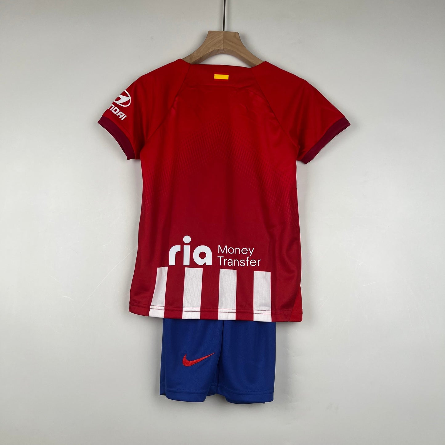 Atletico de Madrid Home 23/24 Kinder-T-Shirt und Shorts