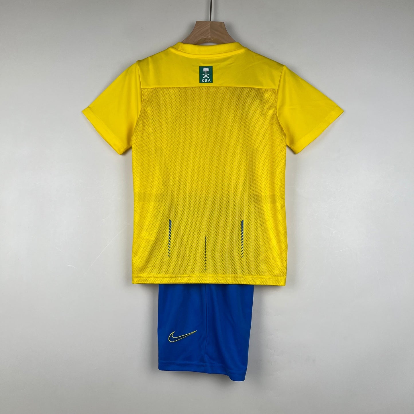 T-shirt et short Al-Nassr Domicile pour Garçon 23/24