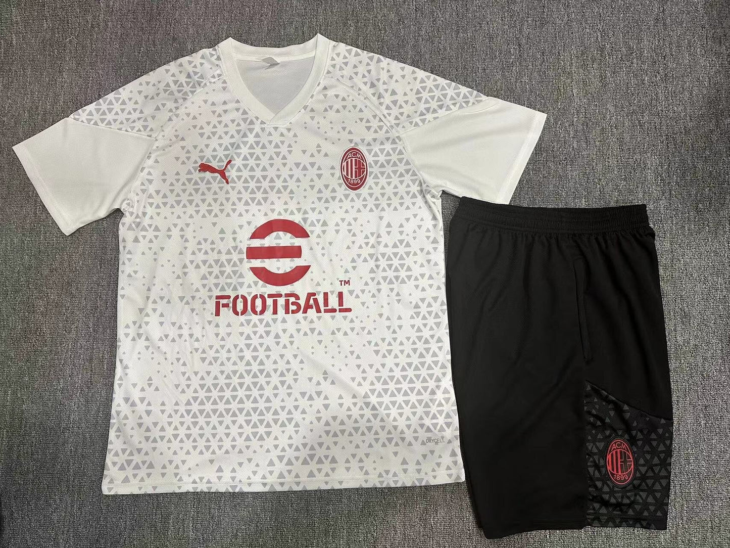 Kit allenamento Milan 2023/24