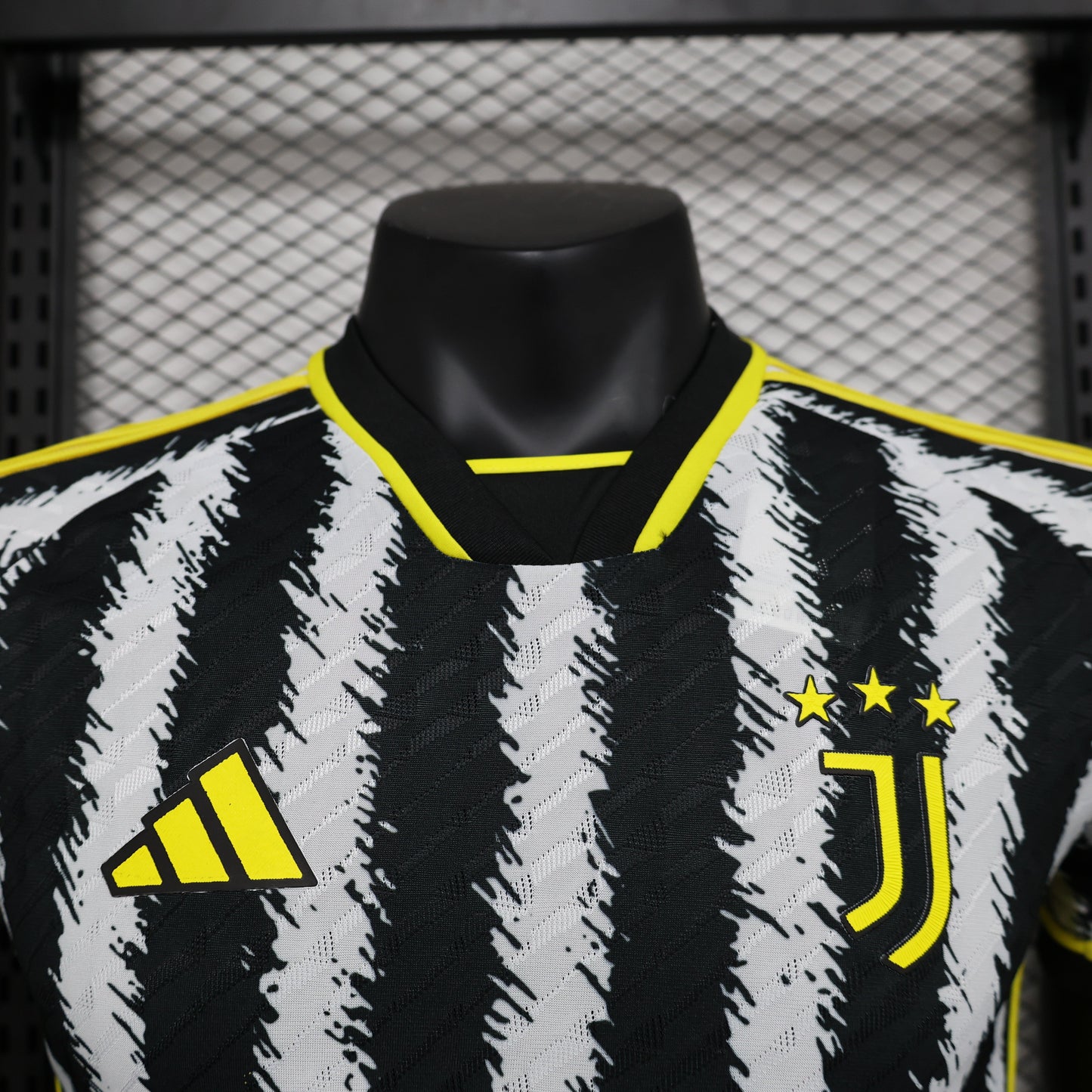 NEUES Juventus-Heimtrikot 2023/2024 – Erwachsene