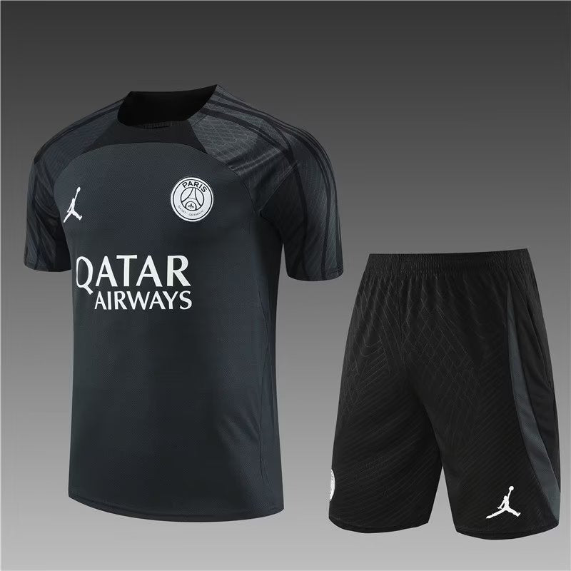 Tenue d'entraînement du Paris Saint-Germain 2023/24